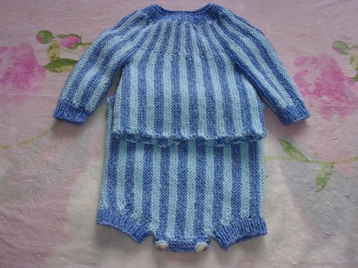 Brassière pour bébé 0/3 mois maille acrylique tricot point mousse